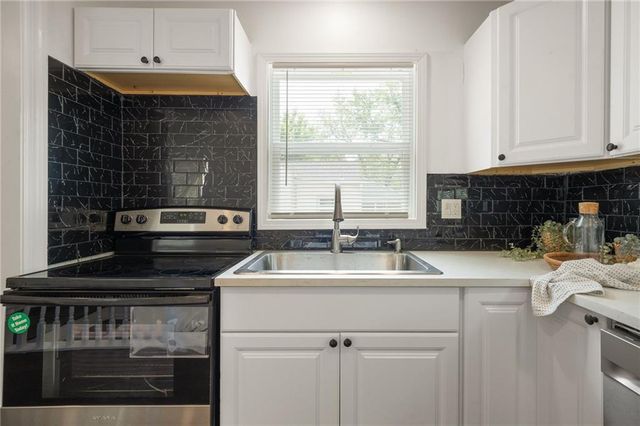 6821 BELLEFONTAINE Avenue, Kansas City, MO 64132