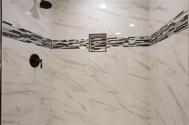 6821 BELLEFONTAINE Avenue, Kansas City, MO 64132