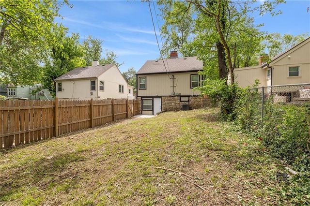 6821 BELLEFONTAINE Avenue, Kansas City, MO 64132