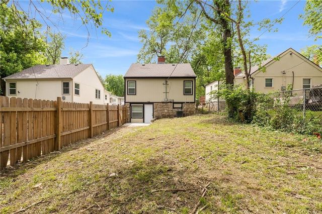 6821 BELLEFONTAINE Avenue, Kansas City, MO 64132