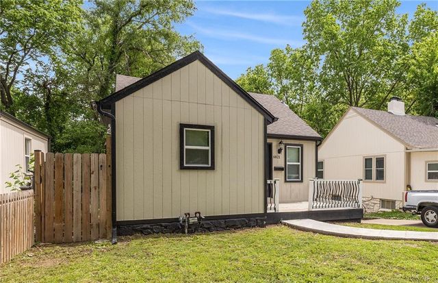 6821 BELLEFONTAINE Avenue, Kansas City, MO 64132