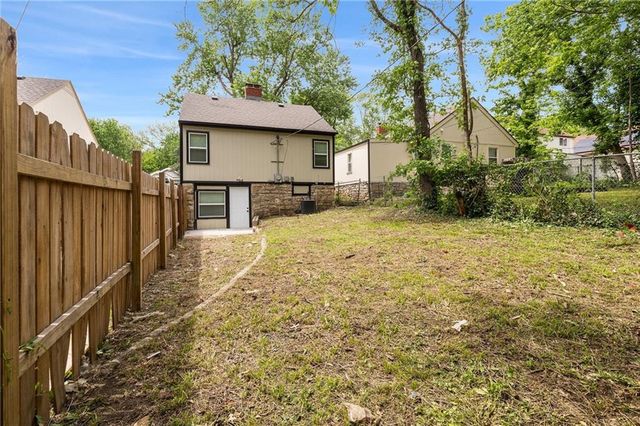 6821 BELLEFONTAINE Avenue, Kansas City, MO 64132