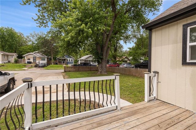6821 BELLEFONTAINE Avenue, Kansas City, MO 64132