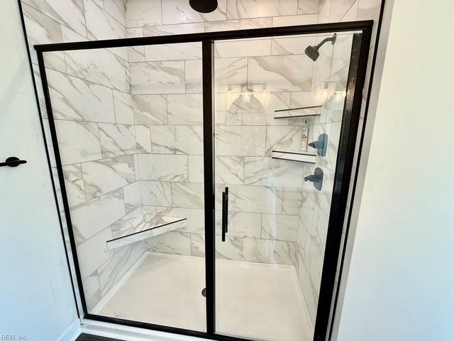 711 Flatrock LN, Chesapeake, VA 23320