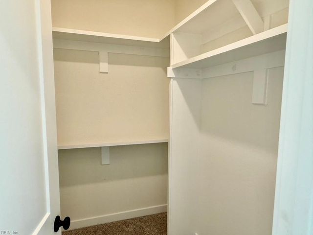 711 Flatrock LN, Chesapeake, VA 23320