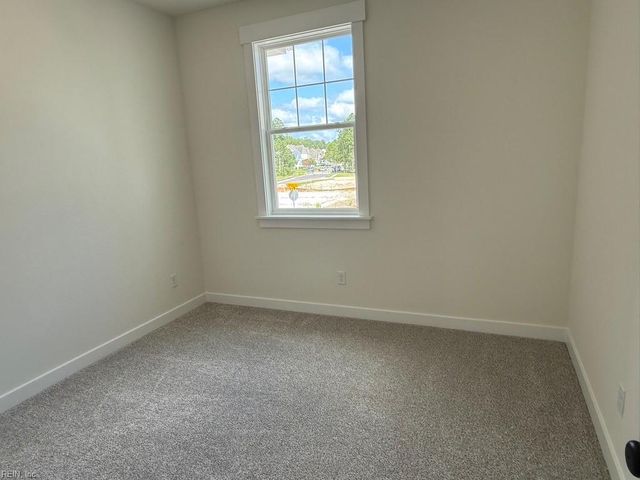 711 Flatrock LN, Chesapeake, VA 23320