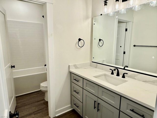 711 Flatrock LN, Chesapeake, VA 23320