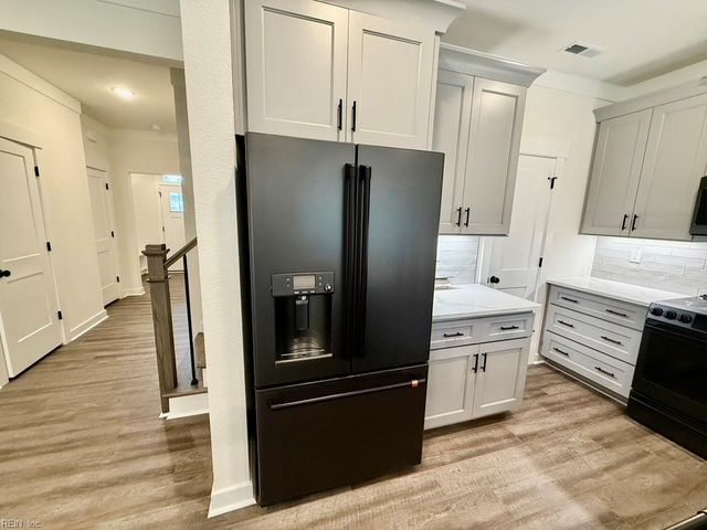 711 Flatrock LN, Chesapeake, VA 23320