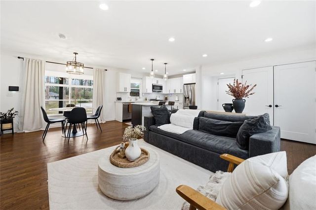 3470 Glensford Drive, Decatur, GA 30032