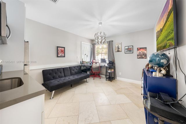 15642 SW 59th St, Miami, FL 33193