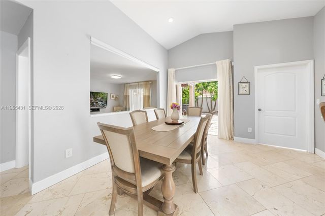 15642 SW 59th St, Miami, FL 33193