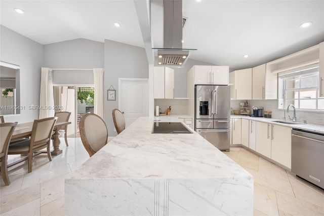 15642 SW 59th St, Miami, FL 33193