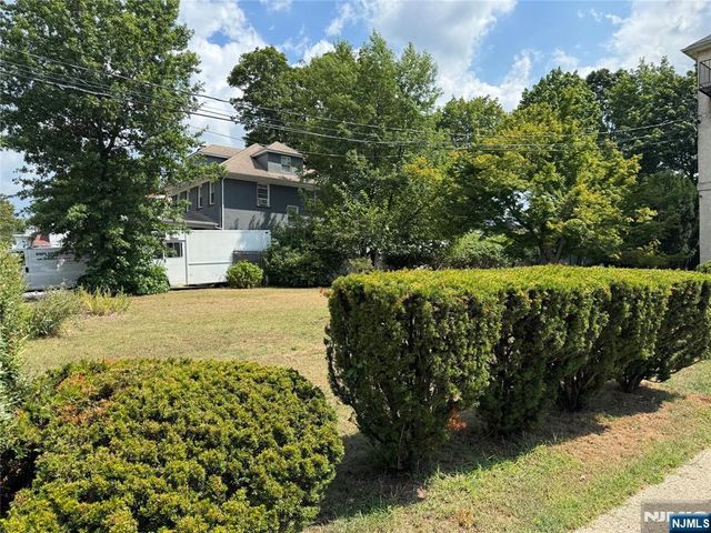 57 Brookway Avenue 2D, Englewood, NJ 07631