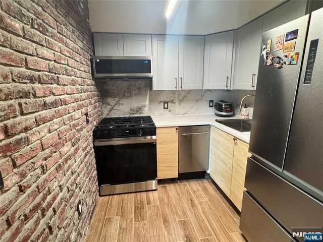 57 Brookway Avenue 2D, Englewood, NJ 07631