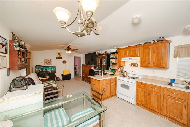 3854 N Davis Road, Golden Valley, AZ 86413