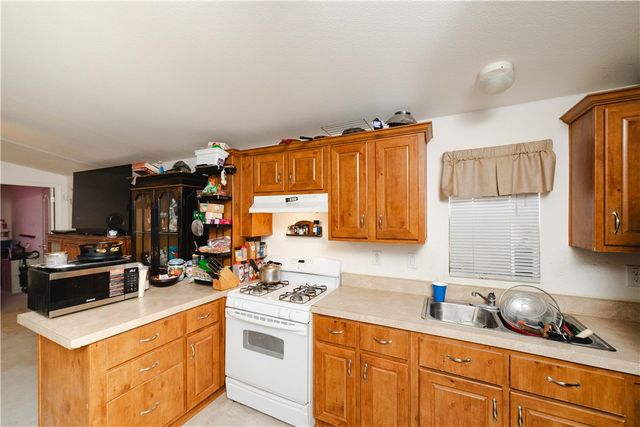 3854 N Davis Road, Golden Valley, AZ 86413