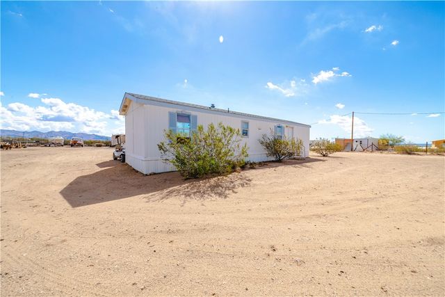 3854 N Davis Road, Golden Valley, AZ 86413