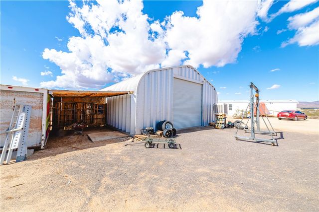 3854 N Davis Road, Golden Valley, AZ 86413