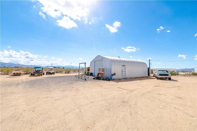 3854 N Davis Road, Golden Valley, AZ 86413