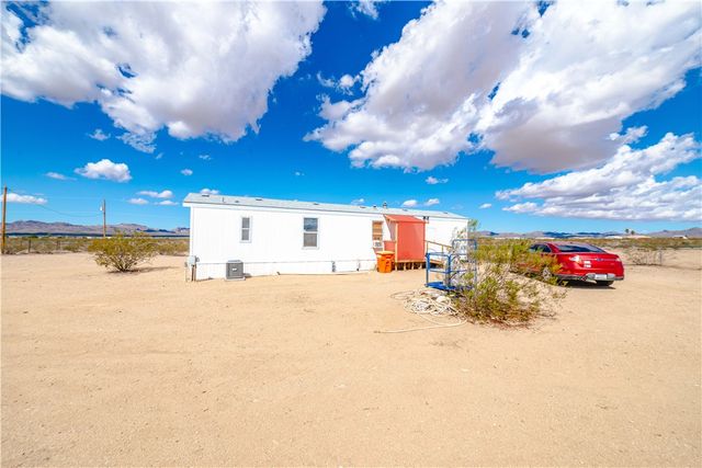 3854 N Davis Road, Golden Valley, AZ 86413