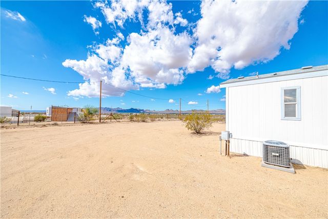 3854 N Davis Road, Golden Valley, AZ 86413