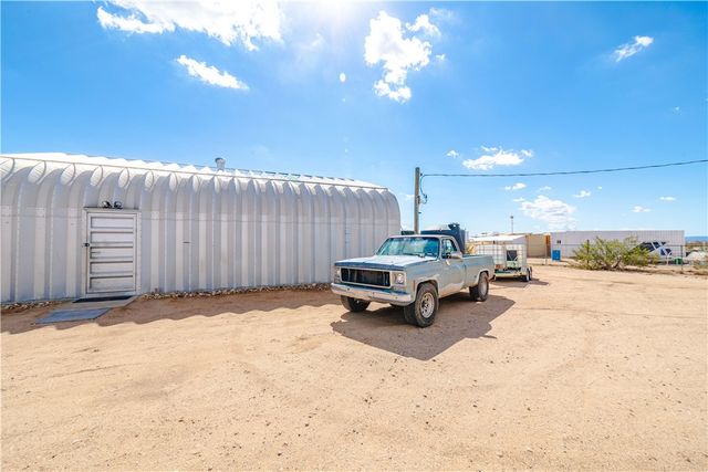 3854 N Davis Road, Golden Valley, AZ 86413