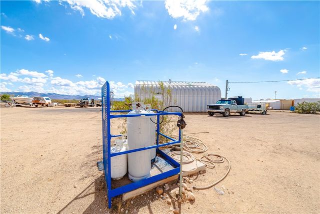 3854 N Davis Road, Golden Valley, AZ 86413