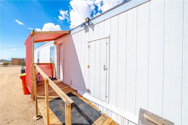 3854 N Davis Road, Golden Valley, AZ 86413