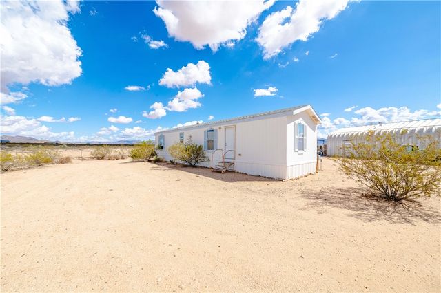 3854 N Davis Road, Golden Valley, AZ 86413