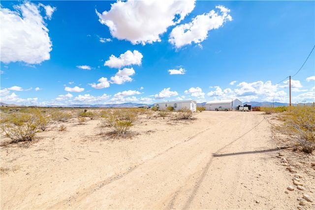 3854 N Davis Road, Golden Valley, AZ 86413