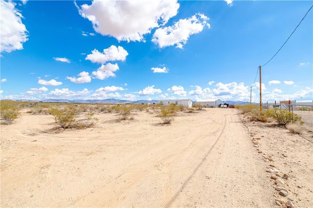 3854 N Davis Road, Golden Valley, AZ 86413