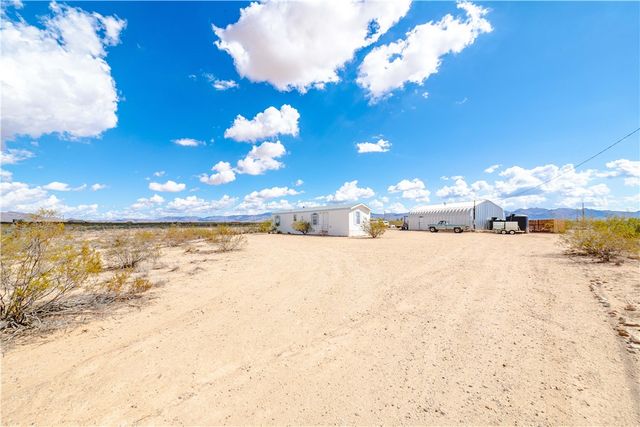 3854 N Davis Road, Golden Valley, AZ 86413