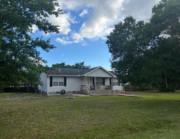 7718 NW 82nd Court, Okeechobee, FL 34972