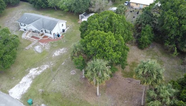 7718 NW 82nd Court, Okeechobee, FL 34972