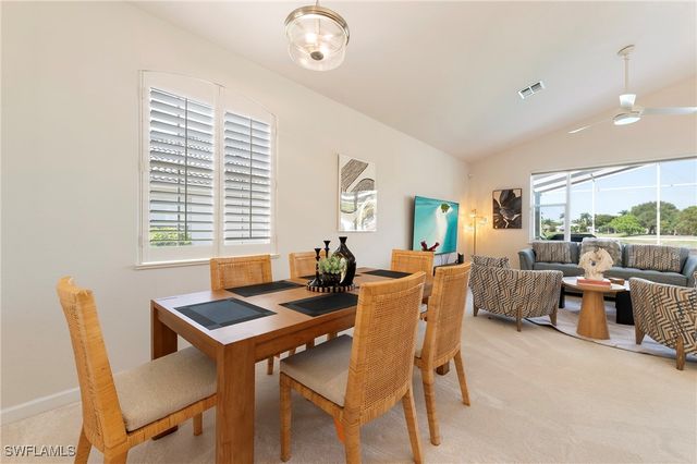 1526 Vintage LN, Naples, FL 34104