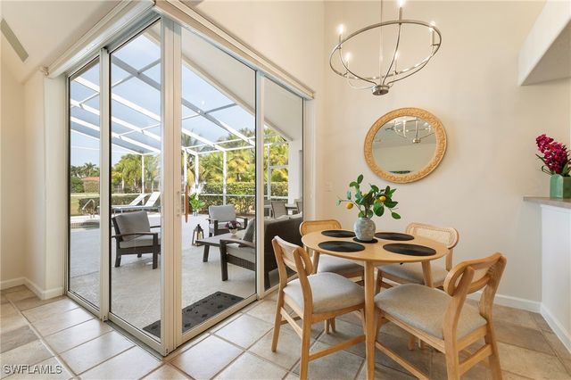 1526 Vintage LN, Naples, FL 34104