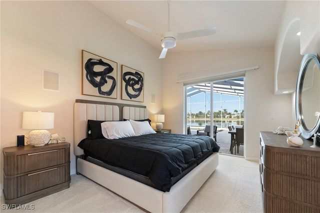 1526 Vintage LN, Naples, FL 34104