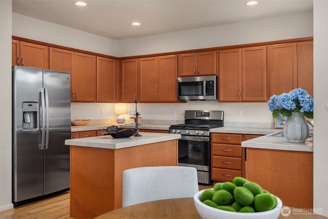 16009 24th Street E, Lake Tapps, WA 98391