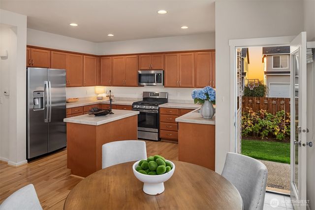 16009 24th Street E, Lake Tapps, WA 98391