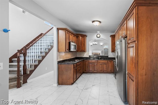 1066 Lorenzo Court, Troy, MI 48085