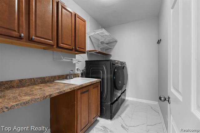 1066 Lorenzo Court, Troy, MI 48085