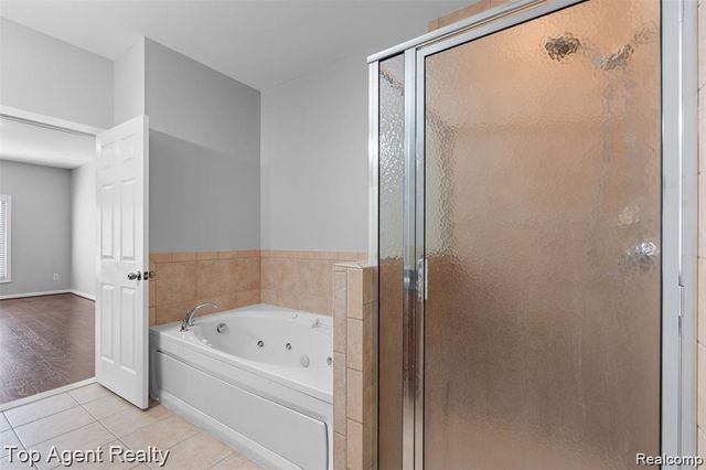 1066 Lorenzo Court, Troy, MI 48085