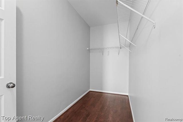 1066 Lorenzo Court, Troy, MI 48085