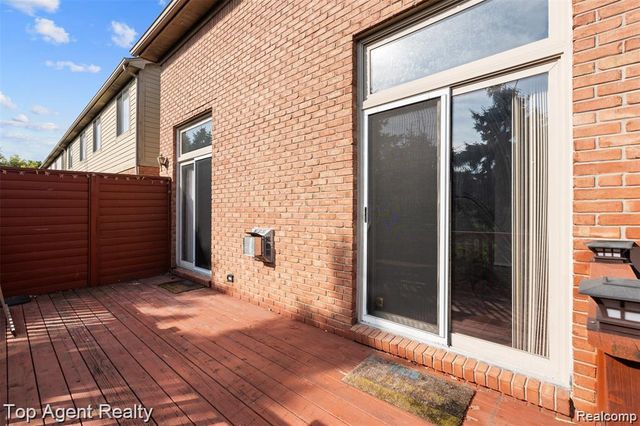 1066 Lorenzo Court, Troy, MI 48085