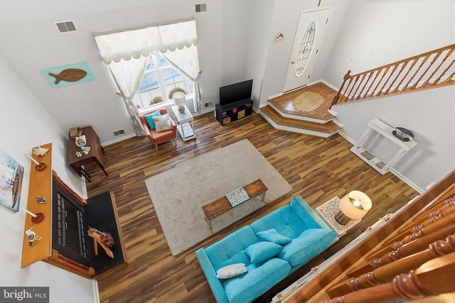 31 HILLCREST LN, Tuckerton, NJ 08087