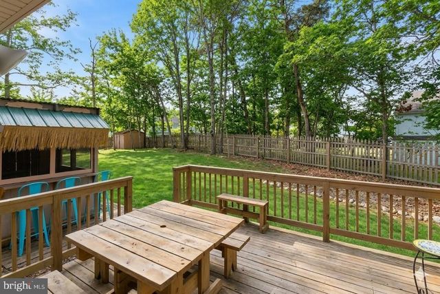 31 HILLCREST LN, Tuckerton, NJ 08087