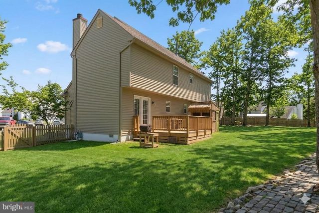 31 HILLCREST LN, Tuckerton, NJ 08087