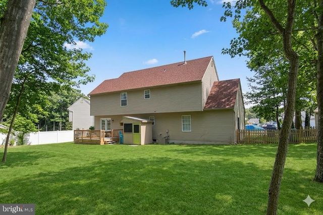 31 HILLCREST LN, Tuckerton, NJ 08087