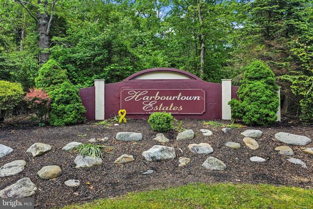 31 HILLCREST LN, Tuckerton, NJ 08087