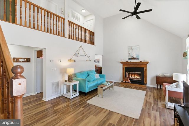 31 HILLCREST LN, Tuckerton, NJ 08087